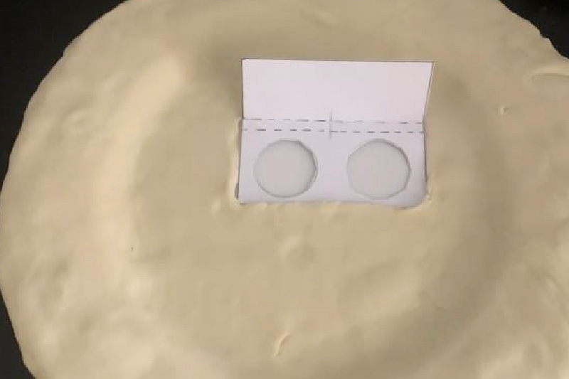 Standing eating plate - Àlex Vila