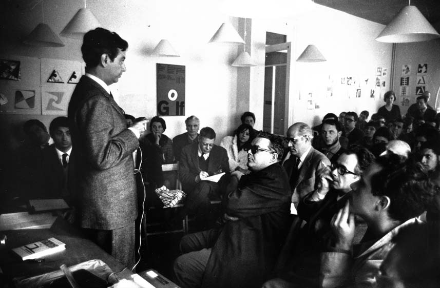 Federico Correa a les Jornades de debat amb el Gruppo 63 (gener 1967). © Fons fotogràfic Oriol Maspons - Arxiu Històric del Col·legi d'Arquitectes de Catalunya