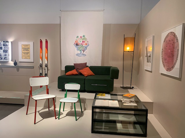 SOM AQUÍ! Les dones en el disseny. 1900 – Avui