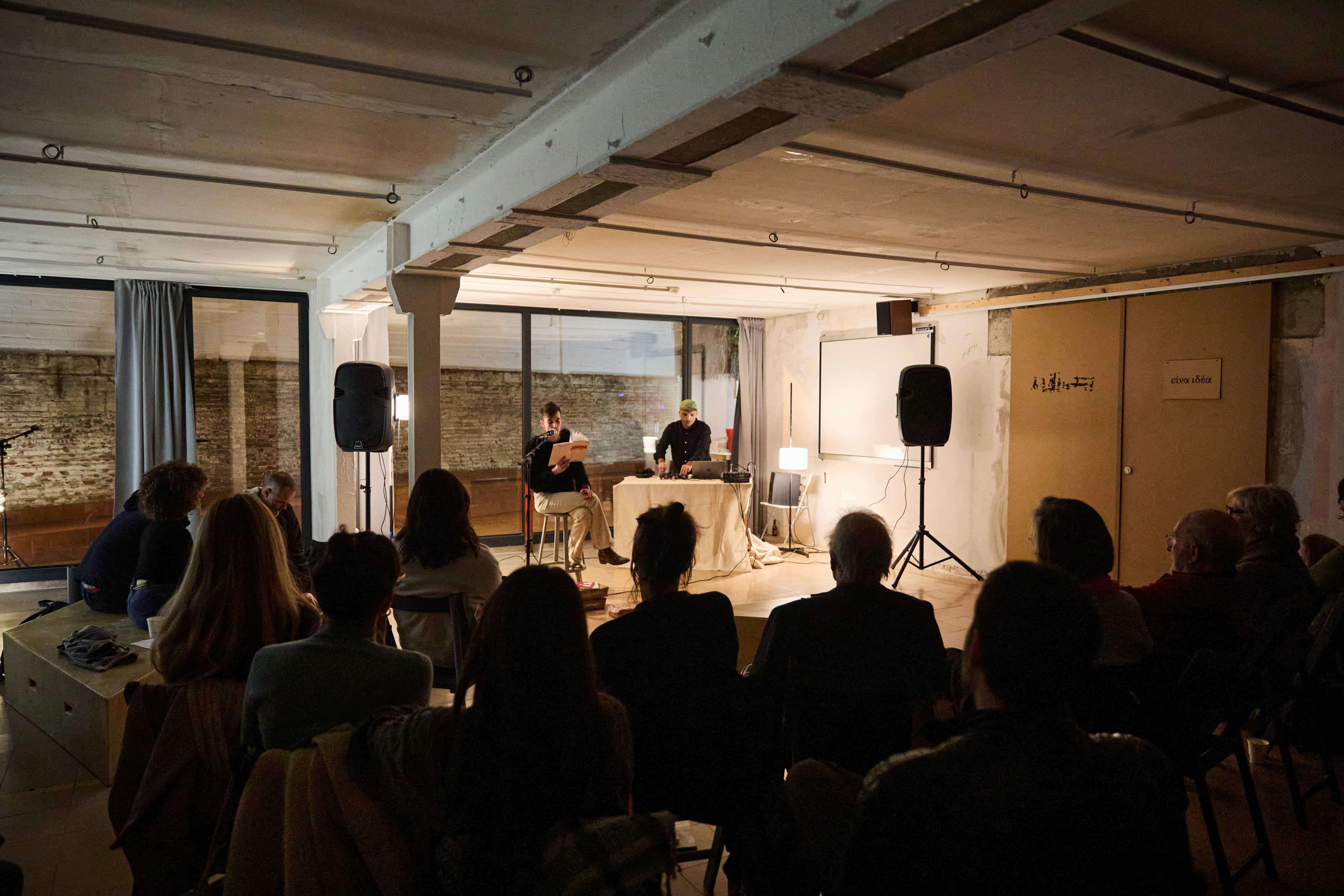 Neus Ballbé, einaidea poesia x Mohamad Bitari. © Nereis Ferrer