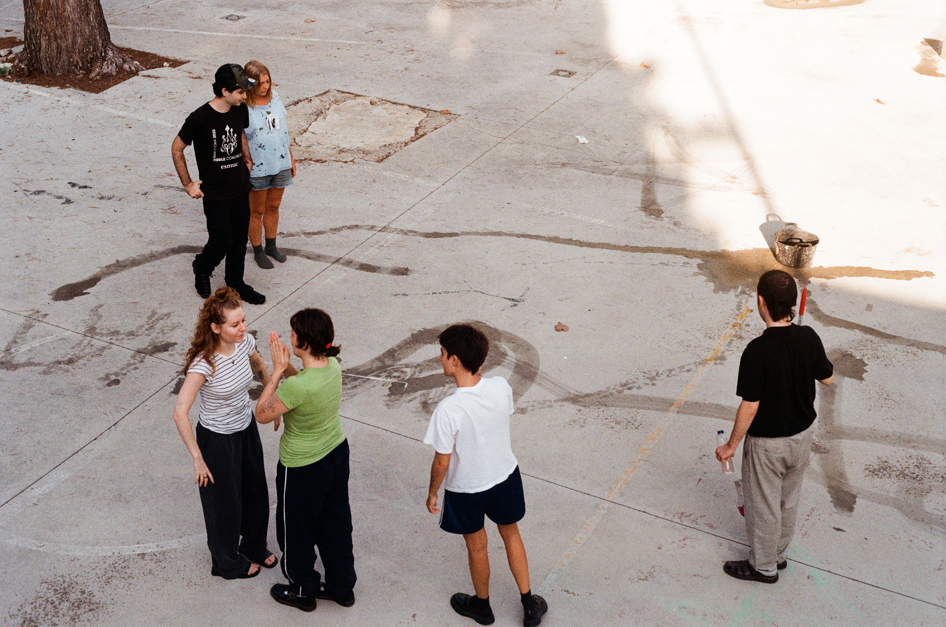  Emboscada #15: Huaqian Zhang y Joan Bennàssar, einaidea, 2025. Foto: Simón Fernández Katz
