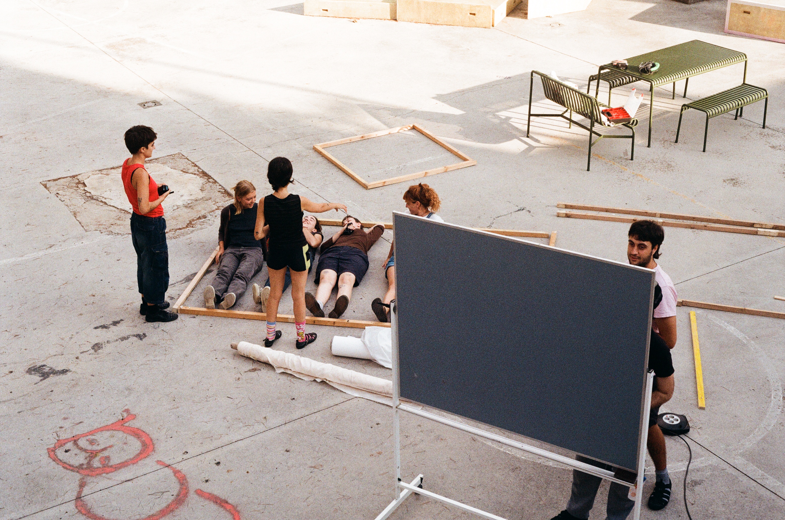  Emboscada #15: Huaqian Zhang y Joan Bennàssar, einaidea, 2025. Foto: Simón Fernández Katz