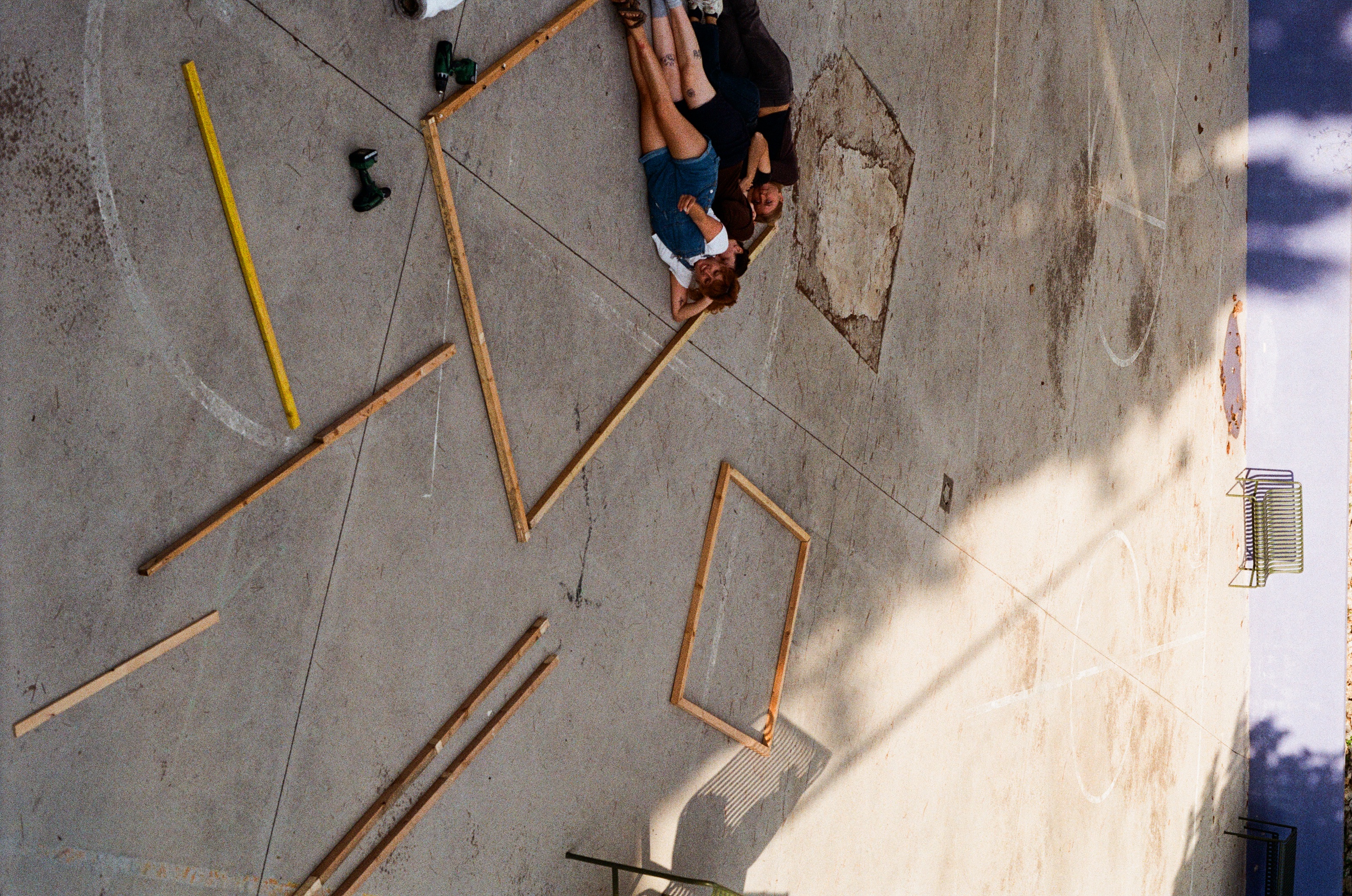  Emboscada #15: Huaqian Zhang y Joan Bennàssar, einaidea, 2025. Foto: Simón Fernández Katz