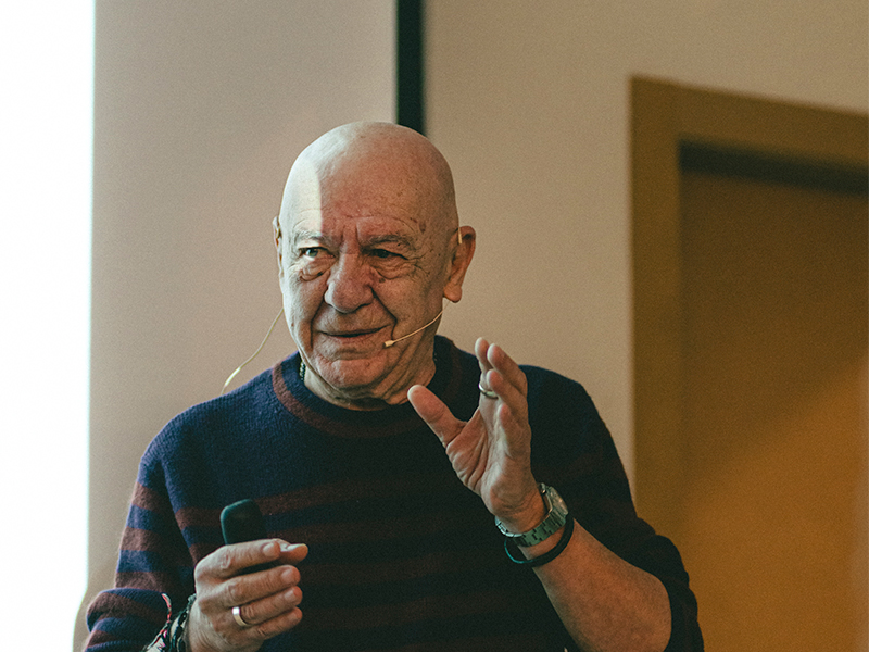 Mario Eskenazi presenta la nueva identidad visual de Eina 