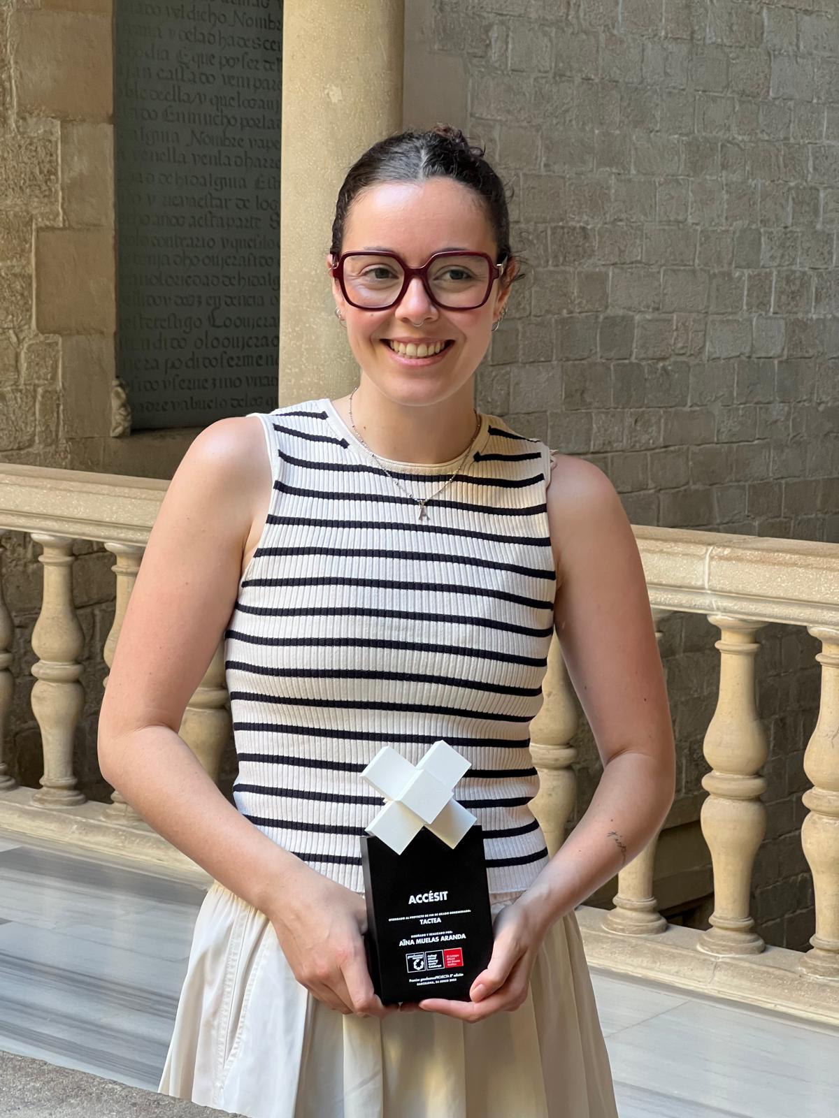 Aïna Muelas with the award