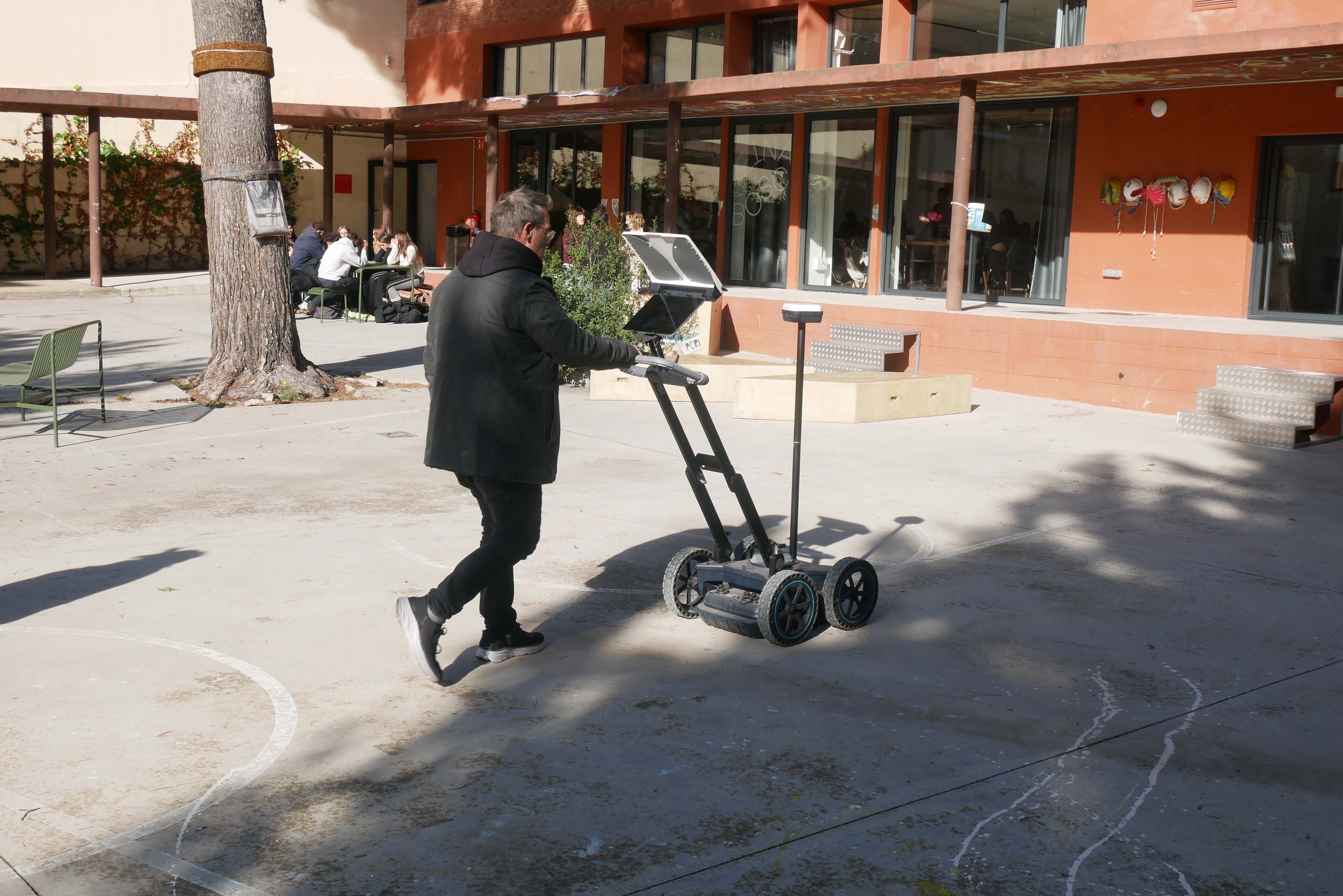 Seminari Aixecar el Sòl: una exploració filosòfica i tecnològica del subsòl 