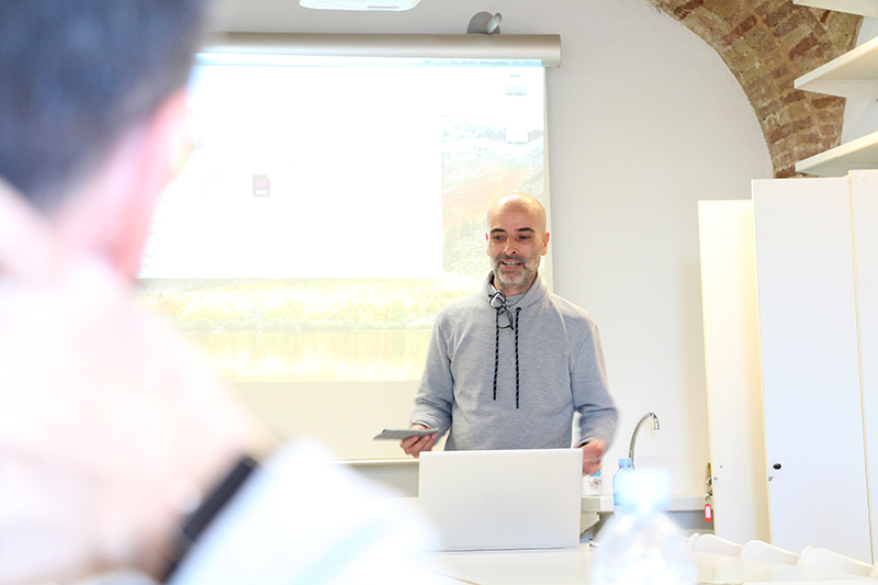 Oriol Miñarro on the Postgraduate Diploma in Photography and Editorial Design