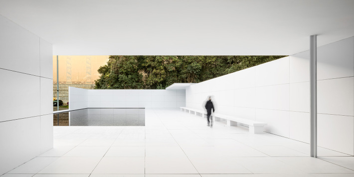 Mies Missing Materiality