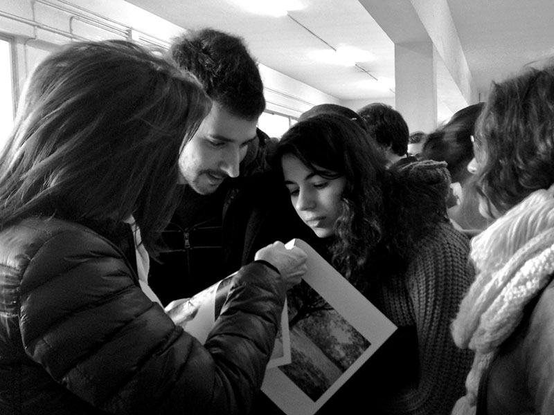 Els estudiants de l'assignatura d'Arts Gràfiques visiten la impremta SYL