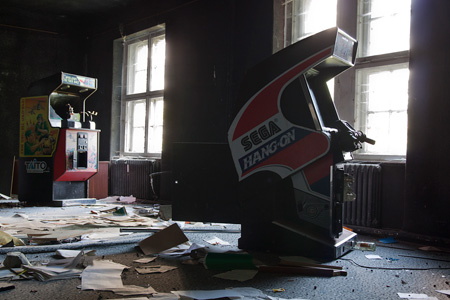 “Abandoned? Does anywhere exist that is truly abandoned?” Geppe Monrós + Julia Clay