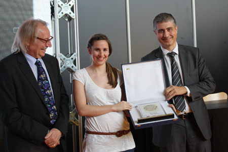 María Beltrán, Carlota Castells i Marta Lopez van recogieron el Premio Marca Digital dentro de Graphispag Digital 2013.