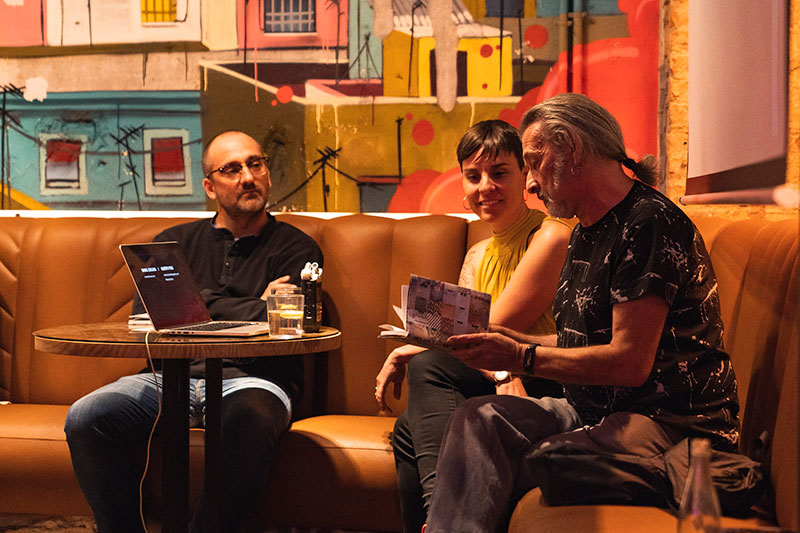 "#Tocardepeusaterra", book by Lluc Massaguer