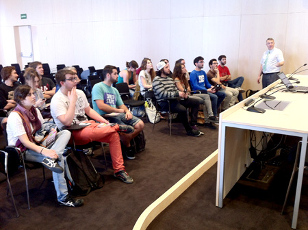 Los estudiantes de la asignatura de 3ro, Artes Gráficas, de visita por Graphispag Digital 2013