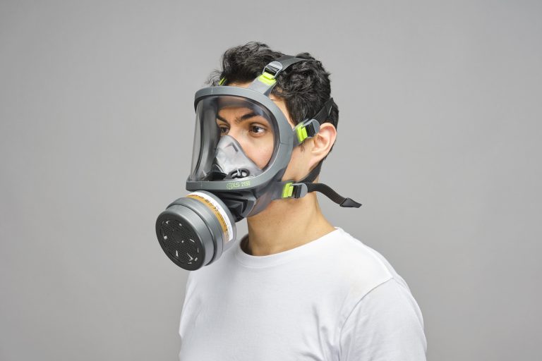 BLS, mascàra de proteccio de personal Gregorio Rojas