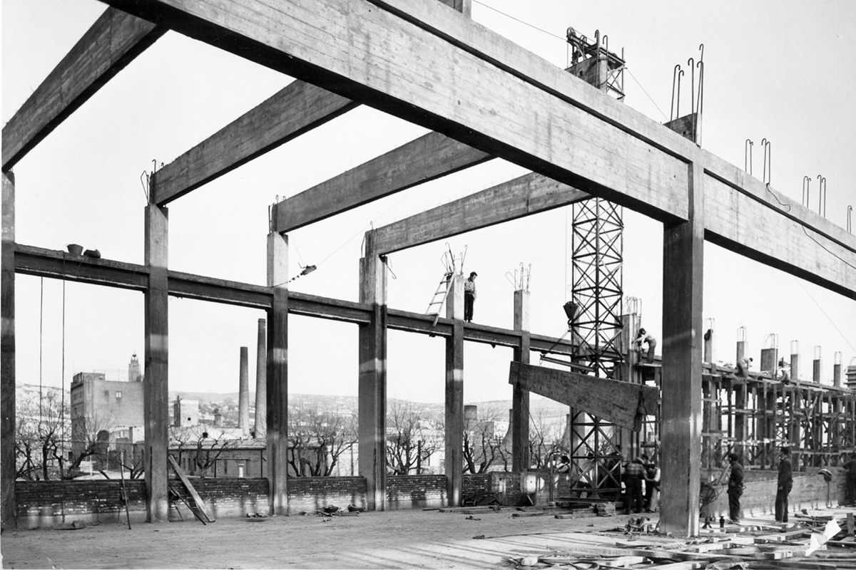 La innovació tecnològica en l’arquitectura per a la indústria durant els anys 40, 50 i 60 del segle XX a l’àrea de Barcelona