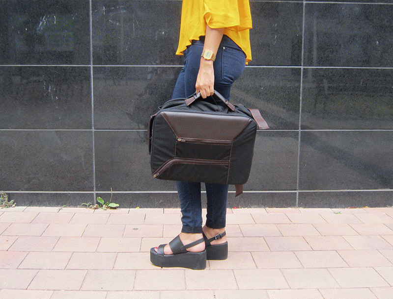 Laura Delpuy - COMEBAG!