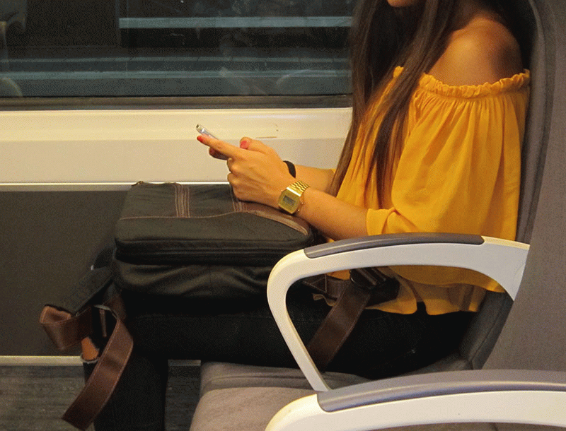 Laura Delpuy - COMEBAG!