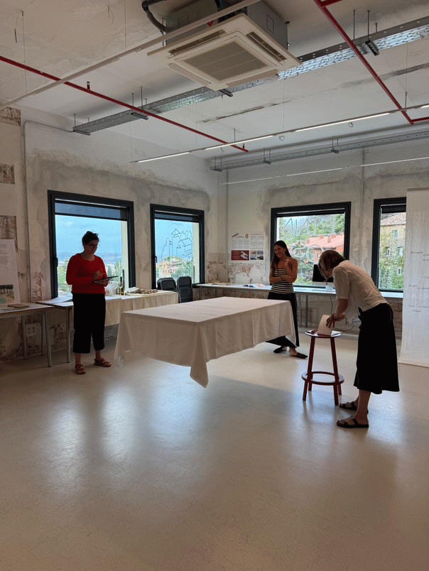 La taula, més enllà de l'objecte