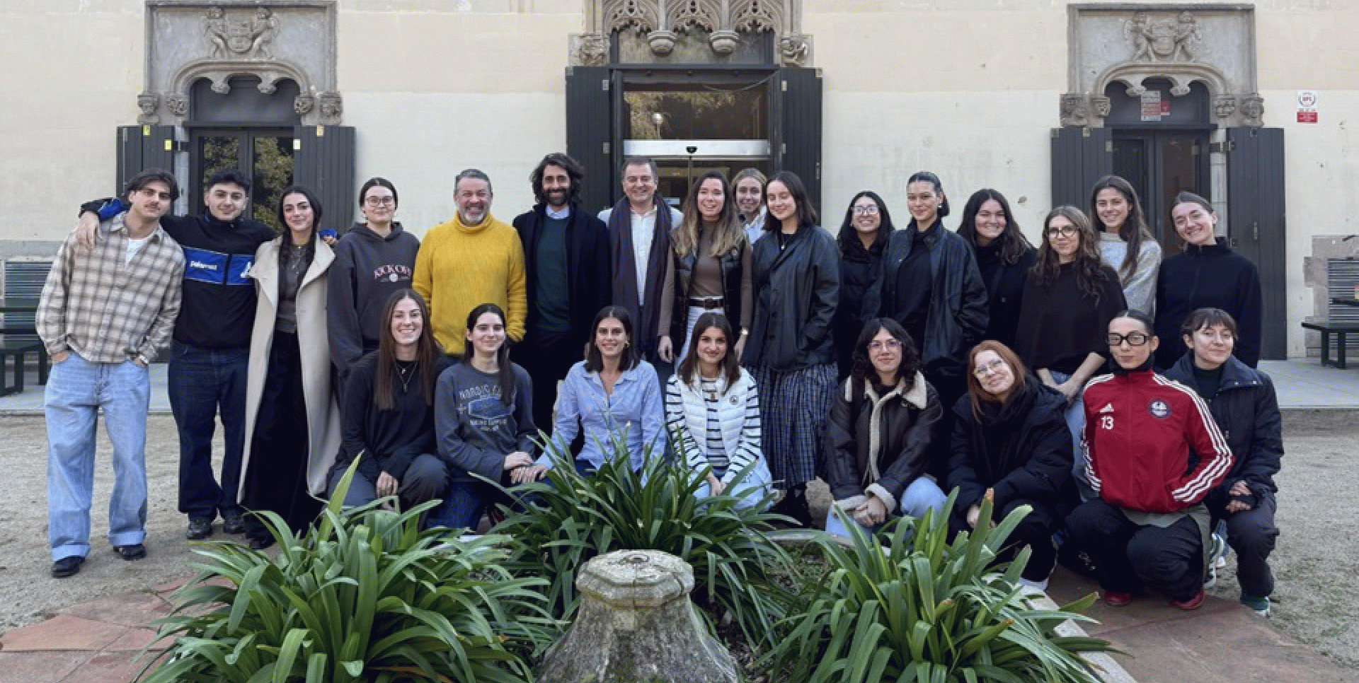 Estudiantes de Eina diseñan estrategias de futuro para iGuzzini 