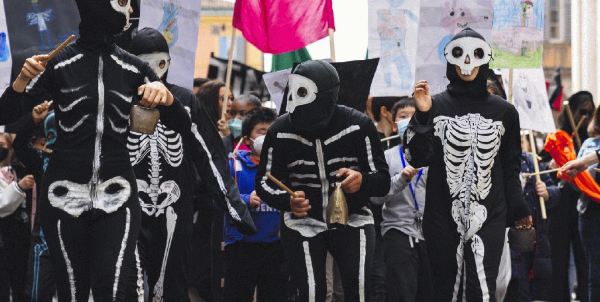 Modena Parade, Jordi Colomer.