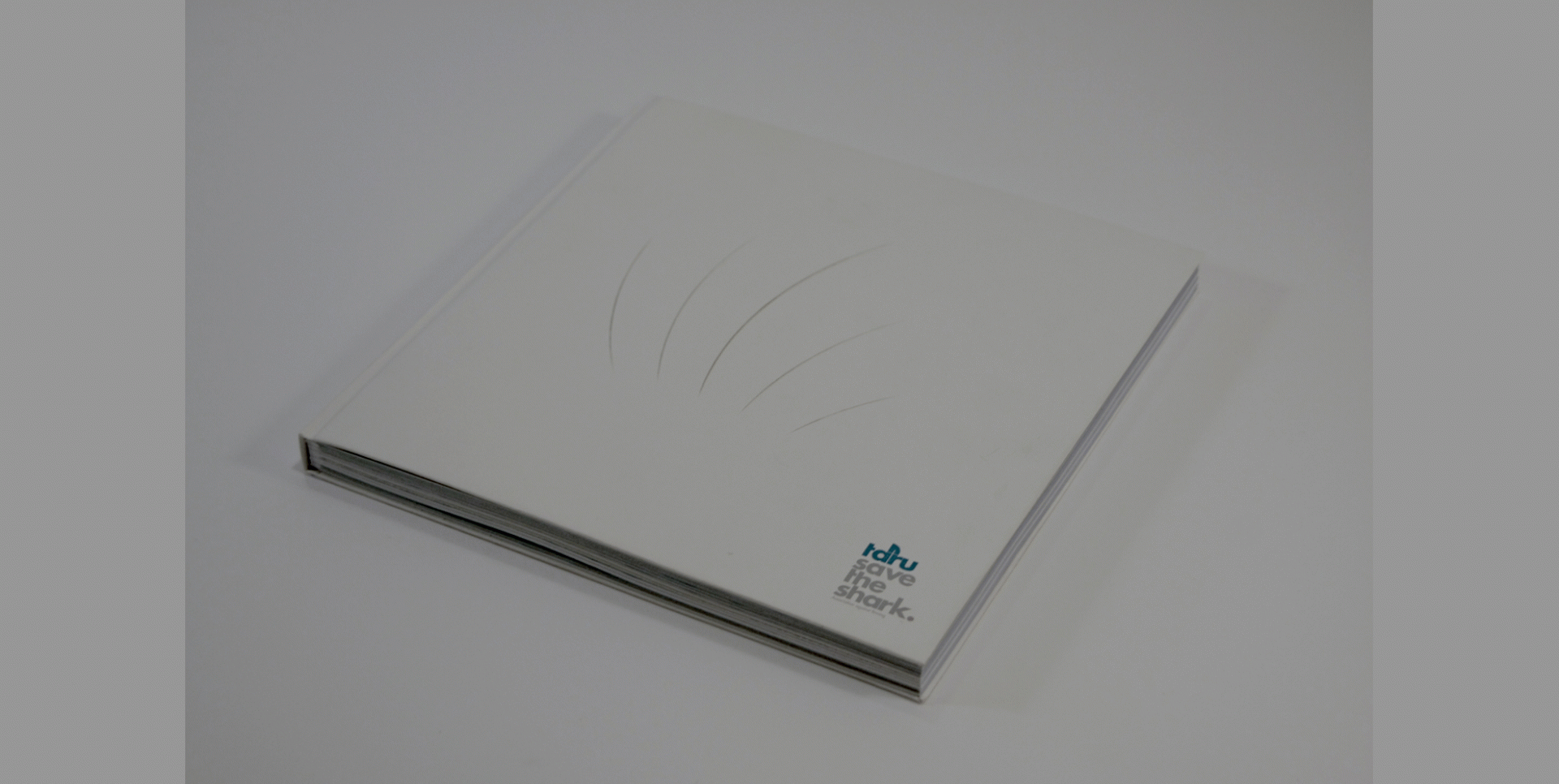 Olga de la Iglesia - Taru. Save the shark